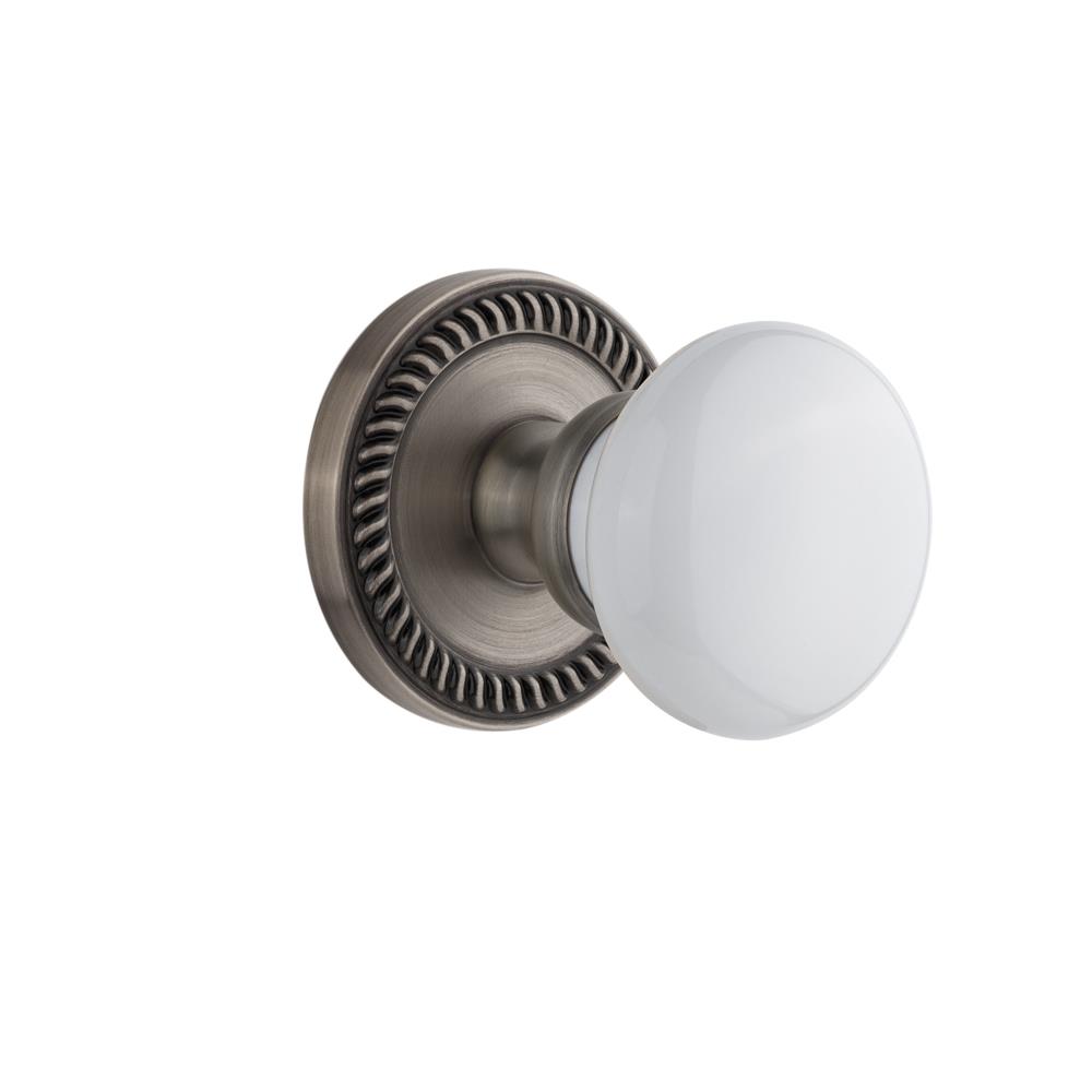 Grandeur by Nostalgic Warehouse NEWHYD Privacy Knob - Newport Rosette with Hyde Park Knob in Antique Pewter